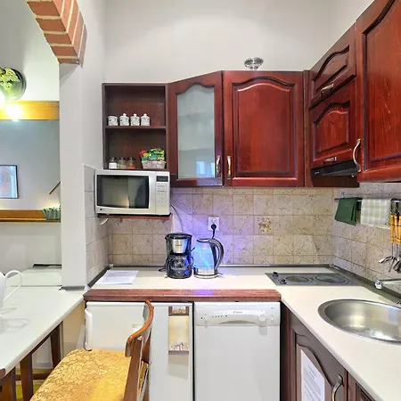 Knights&lords Apartment, Old Town Apartman